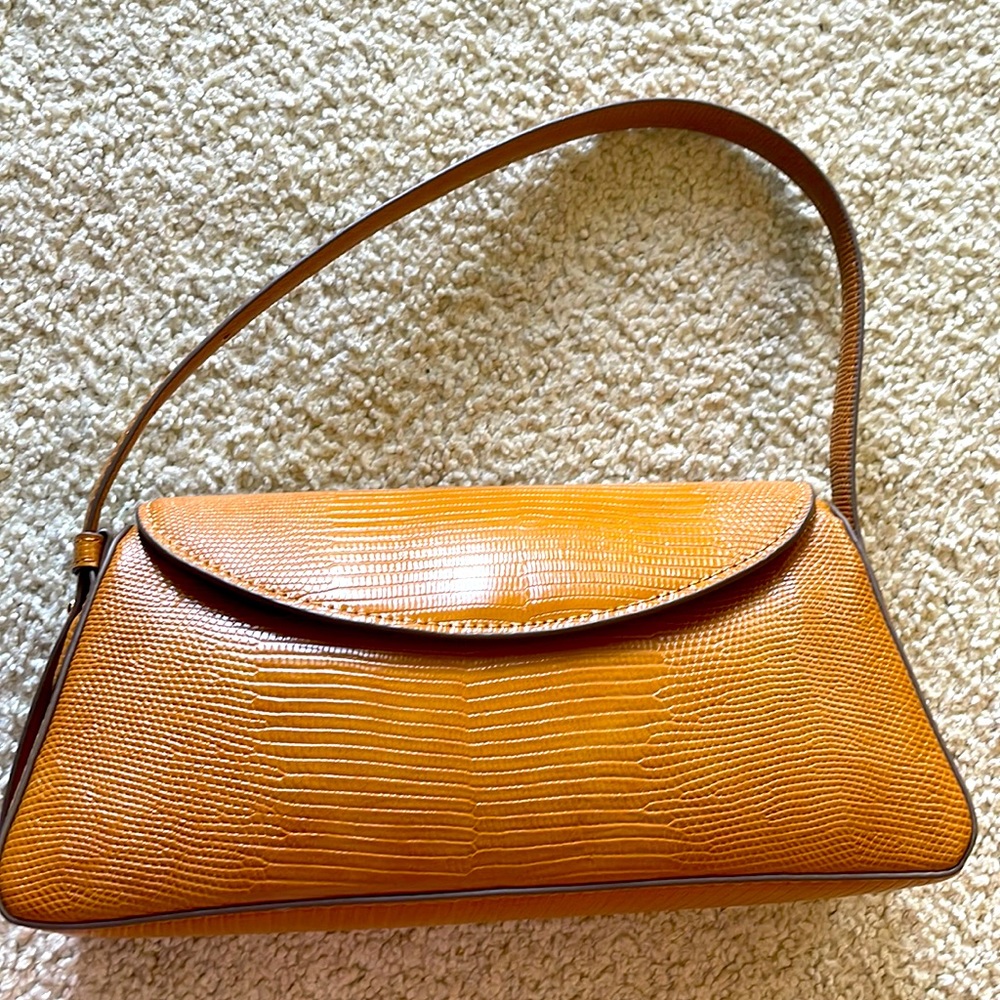 Mango baguette shoulder bag. Zero flaws.